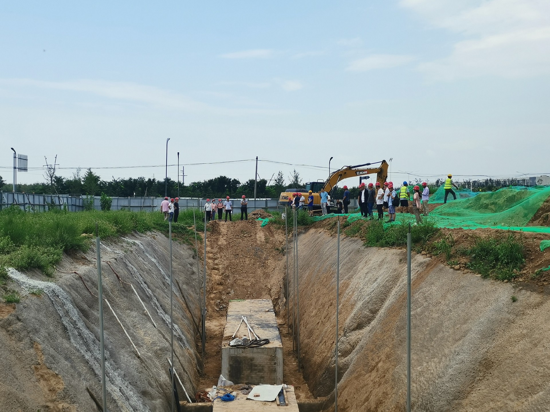 從產(chǎn)業(yè)鏈到創(chuàng)新鏈，填補(bǔ)行業(yè)技術(shù)空白——記空港新城綜合管廊項(xiàng)目科研及施工現(xiàn)場觀摩