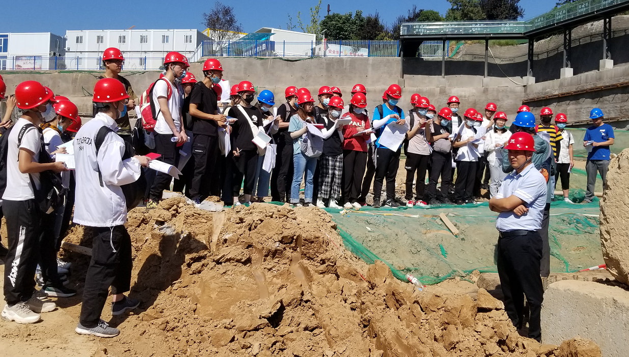 勘院菁英助力開學(xué)季 ——院技術(shù)菁英與西安科技大學(xué)聯(lián)動(dòng) 赴生產(chǎn)一線現(xiàn)場講解授課