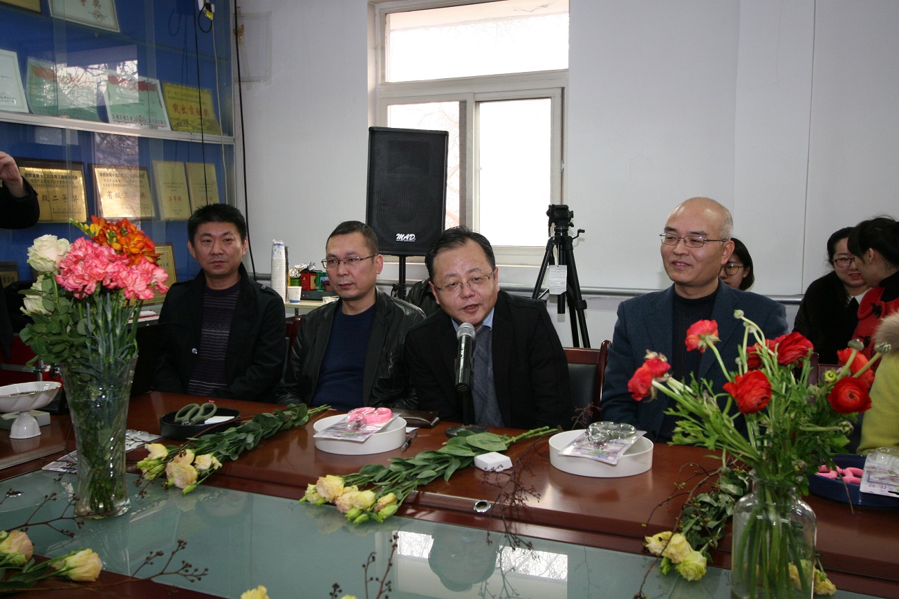 電勘院舉辦慶祝三八國際勞動婦女節(jié)活動 ——“美麗心情、舒適生活”藝術插花