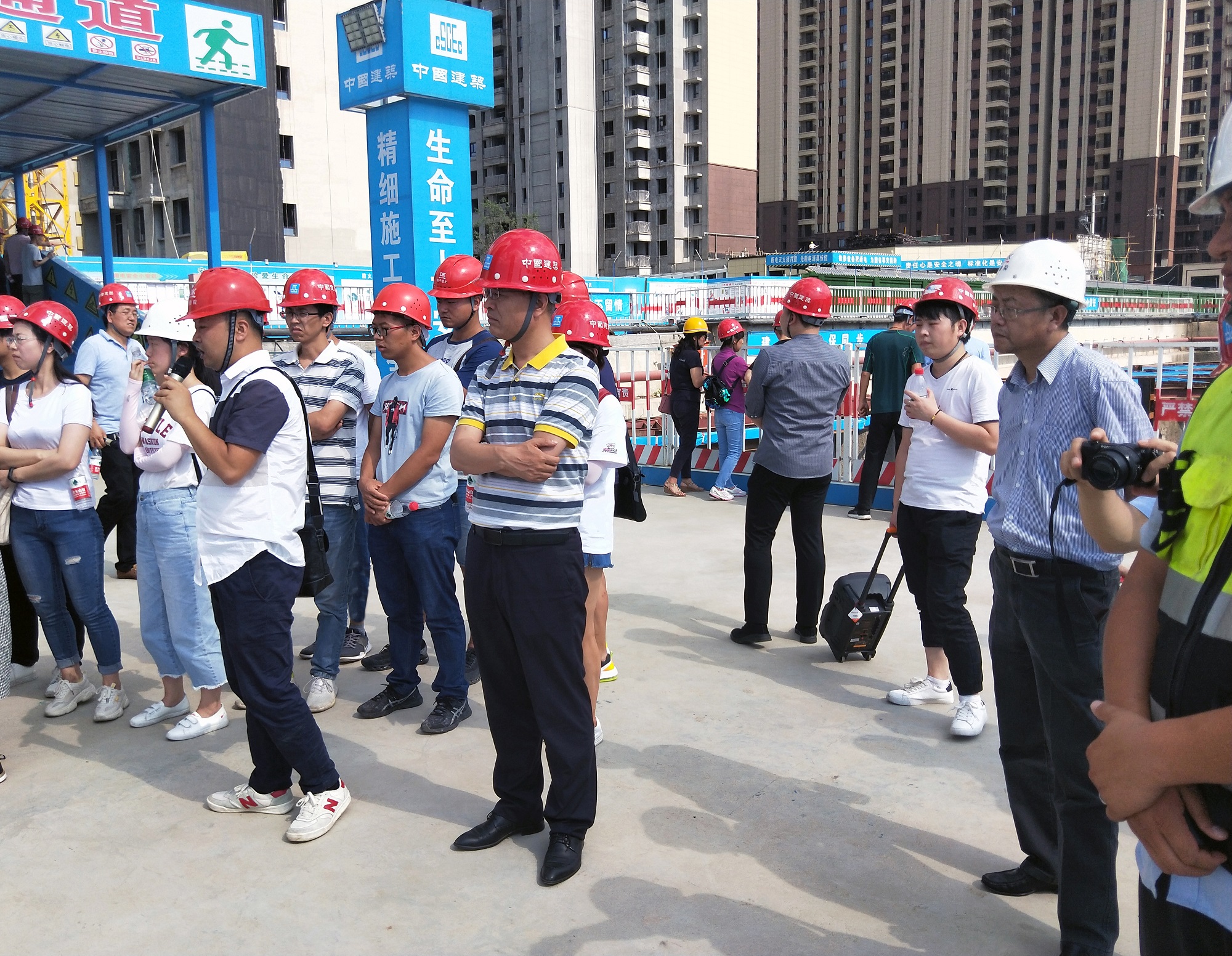 加強自主研發(fā)能力，加強引進吸收再創(chuàng)新——記“陜西國際體育之窗”基坑工程現(xiàn)場觀摩活動